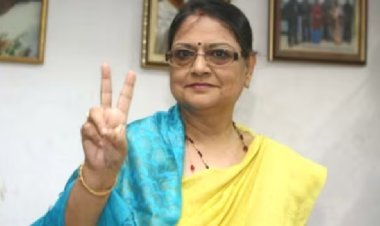 TMC से इस्तीफा देने के एक दिन बाद बंगाल सीएम की बैठक में हिस्सा लेने पहुंची काकोली दस्तिदार, पार्टी बदलने की अटकलें तेज