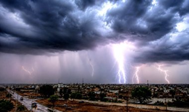 Uttar Pradesh Weather Alert : 100 किमी की रफ्तार से आएगी आंधी, अगले 72 घंटे बेहद खतरनाक! यूपी में आंधी-तूफान और वज्रपात से मच सकती है भारी तबाही