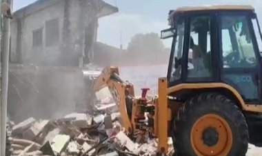 बहराइच में योगी सरकार का बुलडोजर एक्शन: हाईकोर्ट के आदेश पर मदरसा और 4 दुकानें जमींदोज