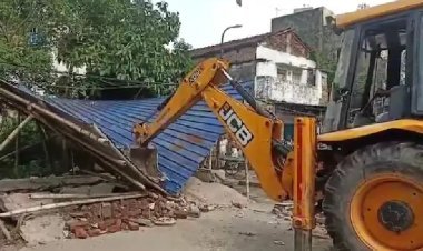 बंगाल में अतिक्रमण विरोधी अभियान तेज, TMC कार्यालय और दुकानों पर चला बुलडोजर