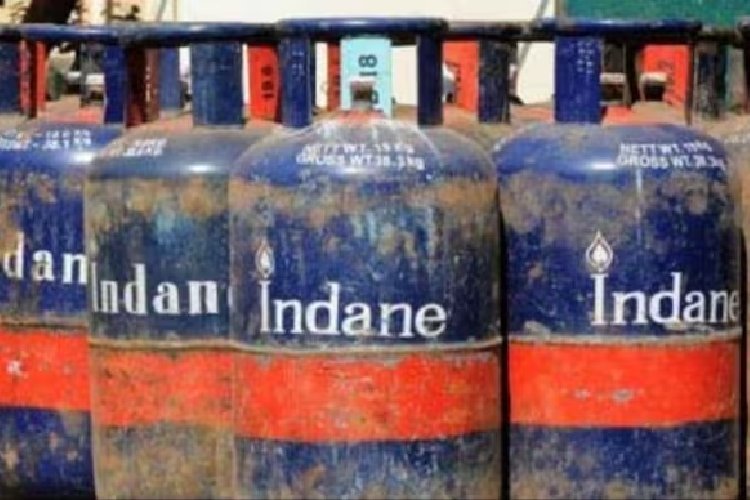 कमर्शियल और मिनी LPG सिलेंडर के दाम ₹993 और ₹261 बढ़े, घरेलू LPG के दामों में कोई बदलाव नहीं