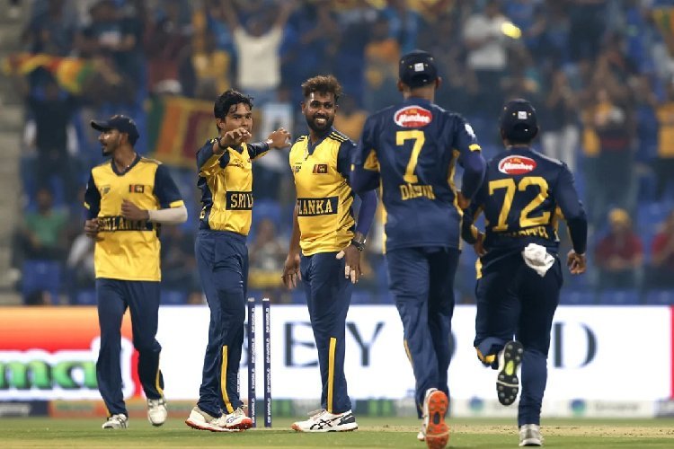 श्रीलंका U-19 क्रिकेटरों पर गंभीर आरोप: होटल में महिला डॉक्टरों की गुप्त वीडियो रिकॉर्डिंग से मचा बवाल