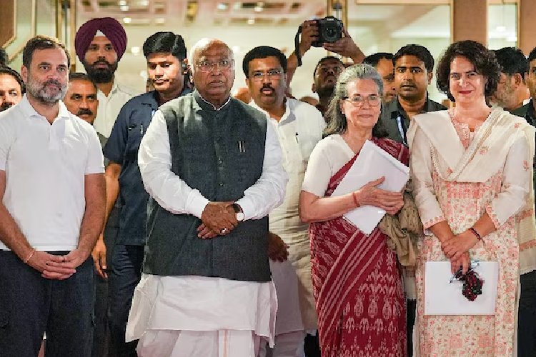 क्या कांग्रेस नई मुस्लिम लीग बन गई है... 21 विजेताओं में से 20 मुस्लिम उम्मीदवार
