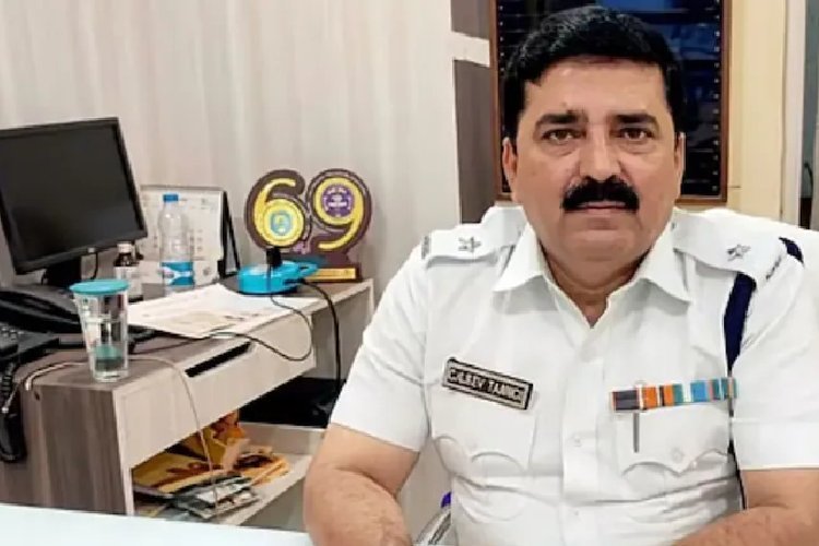 कोलकाता के डीसीपी शांतनु सिन्हा बिस्वास के खिलाफ लुकआउट नोटिस जारी