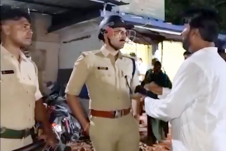 ‘लाउडस्पीकर तो हटेगा’ बंगाल CM के एक्शन के बाद चौकी तक पहुंचे पत्थरबाज़, फिर लंगड़ाते आए!