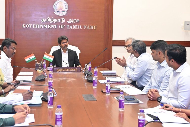 तमिलनाडु की राजनीति में थलापति विजय की एंट्री, सादगी और फैसलों से बढ़ी चर्चा