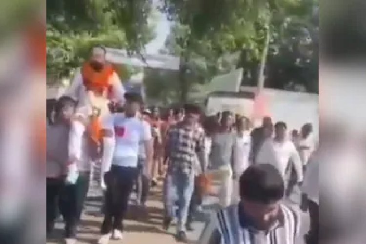 गाजियाबाद: रेप के आरोपी को जमानत मिलते ही धूमधाम से हुआ स्वागत, रोड शो निकाला; वीडियो वायरल