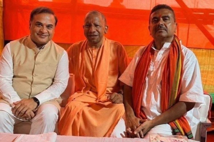 उधर बंगाल में सुवेंदु कहते हैं मुझे डराओ नहीं, मैं डरने वाला नहीं, हिमंता की रफ्तार भी तेज़, राजनीति में छिड़ी चर्चा, योगी, हिमंता या अधिकारी कौन सबसे बेस्ट CM ?