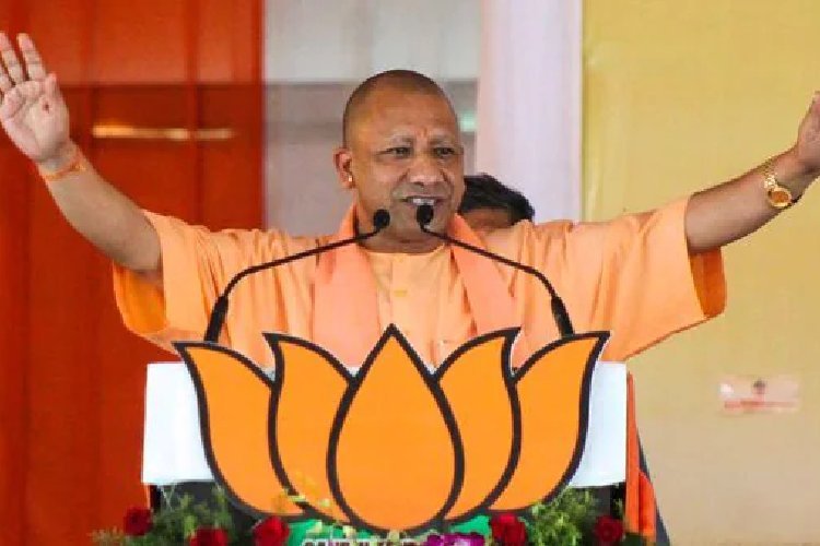 CM योगी का बड़ा ऐलान: आजमगढ़ और अलीगढ़ में बनेगा DIG रेडियो का मुख्यालय, पुलिस संचार व्यवस्था होगी और मजबूत