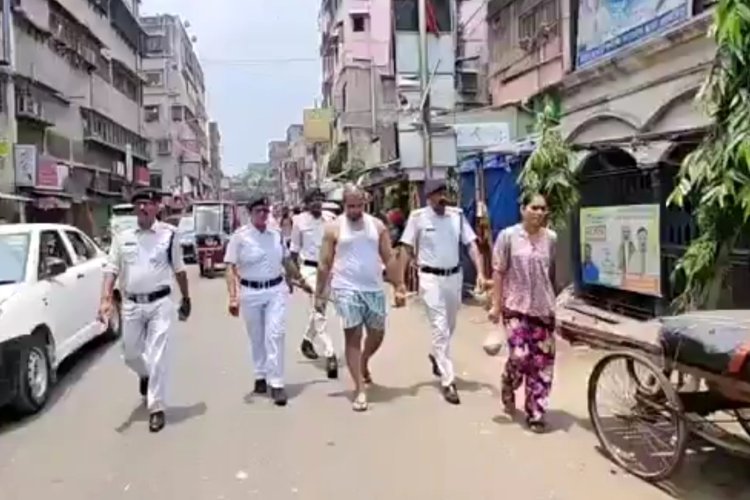 जिस TMC नेता को पुलिस करती थी सैल्यूट, दाढ़ी-मूंछ मुंडवाकर कच्छा-बनियान में पुलिस किया गिरफ्तार, रंगदारी और हत्या का आरोप