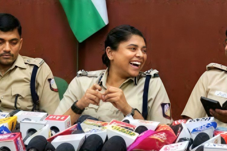 खी-खी करके हंसने वाली तीन आईपीएस को सीएम विजय थलपति ने किया संस्पेंड, बच्ची के साथ दुष्कर्म के बाद हुई थी हत्या
