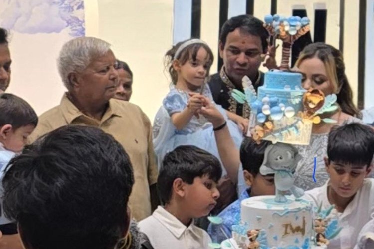 एक हो गया लालू यादव का परिवार, एक साथ नजर आए लालू, तेजप्रताप और तेजस्वी यादव