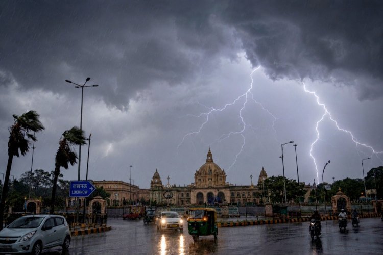 यूपी में मौसम का महाप्रलय! 100 किलोमीटर की रफ्तार से आएगा तूफान, IMD ने जारी किया रेड अलर्ट