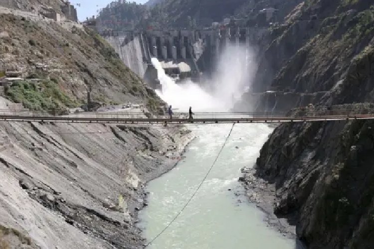 सिंधु जल संधि का असर: पाकिस्तान में पानी को लेकर हाहाकार!  कराची में सही से त्योहार भी नहीं मना पाए लोग!