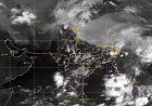 मौसम का बड़ा अलर्ट: अगले 5 दिनों तक इन 7 राज्यों में मूसलाधार बारिश, IMD ने जारी की चेतावनी; दिल्ली-UP का भी बदलेगा मिजाज