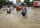यूपी में तूफान का रेड अलर्ट! 90 kmph की रफ्तार से चलेगी आंधी, इन 15 जिलों में IMD का सबसे खतरनाक सिग्नल