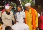 अभिजीत दीपके ने जूस-खाना बांटने वाले जुनैद के छुए पैर, जंतर-मंतर पर तीसरे दिन प्रदर्शन जारी