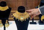 सोना-चांदी में भूचाल! न्यूयॉर्क से मुंबई तक रेट धड़ाम, 14 कैरेट गोल्ड ₹81,913 पर आया, चांदी ₹1.70 लाख सस्ती