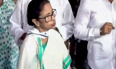 बागियों पर सख्ती! ममता बनर्जी ने दो विधायकों को TMC से बाहर का रास्ता दिखाया