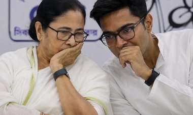 West Bengal Politics : टीएमसी में महाभूकंप! अलग पार्टी बनाने की तैयारी में 50 से ज्यादा विधायक, ममता की बढ़ी टेंशन