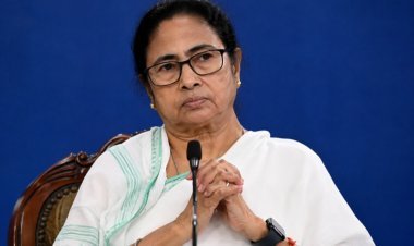 TMC में बगावत की बू! ममता ने एक झटके में भंग कीं सभी कमेटियां, बंगाल की राजनीति में भूचाल