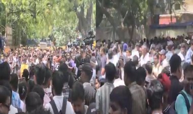 Cockroach Janta Party Protest : धर्मेंद्र प्रधान इस्तीफा दो... जंतर-मंतर पर कॉकरोच जनता पार्टी का शक्ति प्रदर्शन