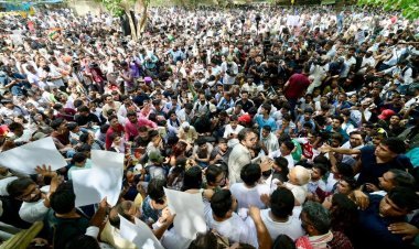 CJP Protest : सरकार पोस्ट हटा सकती है, मिटा नहीं सकती है... कॉकरोच जनता पार्टी के प्रदर्शन में भयंकर भीड़, हिरासत में लिए गए कुछ प्रदर्शनकारी