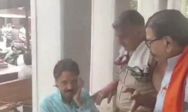 कोर्ट परिसर में पुलिस घेरे में पूर्व BJP MLA ने धर्मांतरण आरोपी पादरी को जड़ा थप्पड़