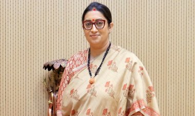 अमेठी में वोटर लिस्ट से कटा स्मृति ईरानी का नाम, मचा हड़कंप, जांच के आदेश