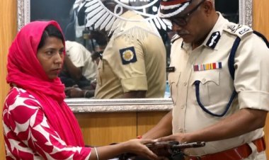 हत्या कर सांसद की छाती पर चढ़कर मनाया था जश्न! खूंखार नक्सली शकुंतला महतो ने किया सरेंडर
