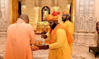 चंपत राय गायब, दिनेंद्रानंद साथ...! दान चोरी विवाद के बीच राम मंदिर पहुंचे योगी, बदला दर्शन का सीन