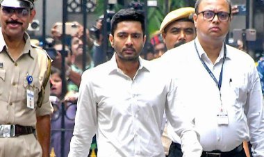 अंडे लेकर तैयार थे भाजपा वाले, अभिषेक बनर्जी के स्वागत में कोलकाता एयरपोर्ट पर जोरदार हंगामा, TMC-BJP कार्यकर्ता भिड़े