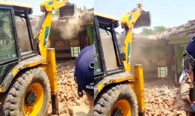 तालाब की जमीन पर 70 साल पहले बनी थी मस्जिद, योगी के बुलडोजर ने किया जमींदोज