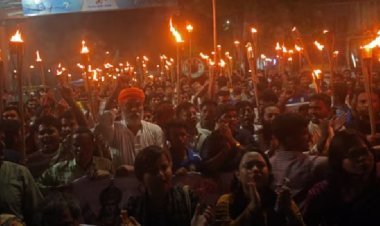 ढाका में भगवान राम का अपमान! हिंदुओं ने निकाला मशाल जुलूस, लगाए 'जय श्री राम' के नारे