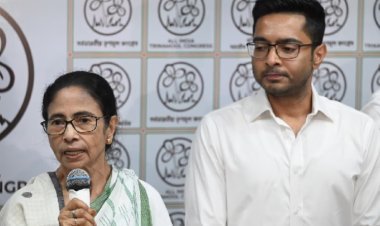 TMC में भूकंप! बागी विधायकों ने ममता बनर्जी को हटाया, अभिषेक को किया सस्पेंड