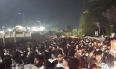 रांची में टी-20 फाइनल की भगदड़: स्टेडियम के बाहर मची अफरातफरी, कई दर्शक घायल! 