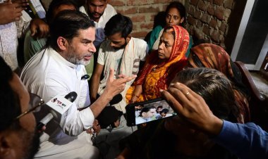 भरत तिवारी के परिवार से मिले प्रशांत किशोर, 15 दिनों का अल्टीमेटम, न्याय न मिलने पर सीएम ऑफिस का होगा घेराव