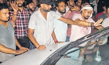 झारखंड में करणी सेना नेता की मौत से भारी बवाल! जमशेदपुर में घंटों हंगामा, SP की गाड़ी तोड़ी, सड़क जाम