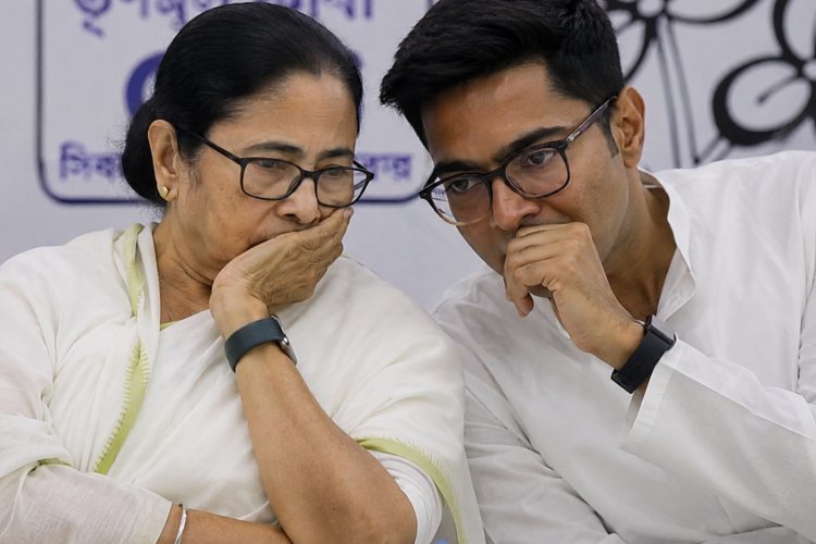 West Bengal Politics : टीएमसी में महाभूकंप! अलग पार्टी बनाने की तैयारी में 50 से ज्यादा विधायक, ममता की बढ़ी टेंशन