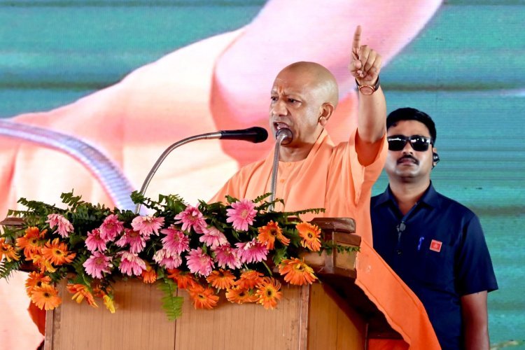 कुशीनगर पहुंचे सीएम योगी, ब्रह्मोस से पाकिस्तान को चेतावनी, फाजिलनगर का नाम पावागढ़ करने का ऐलान