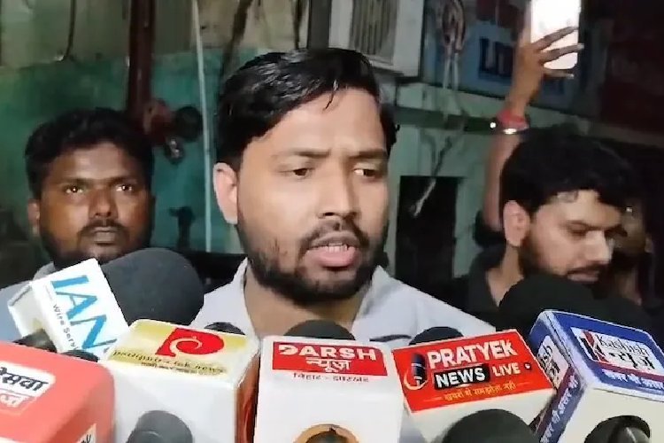 खान सर कोचिंग विवाद में पुलिस का सख्त एक्शन, ज्ञान बिंदु के तीन डायरेक्टर गिरफ्तार