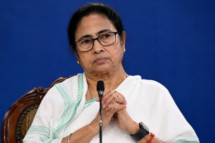 TMC में बगावत की बू! ममता ने एक झटके में भंग कीं सभी कमेटियां, बंगाल की राजनीति में भूचाल