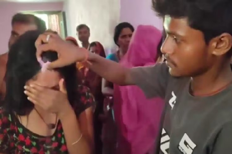 मौसी के साथ आपत्तिजनक स्थिति में पकड़ा गया भांजा, परिजनों ने करा दी शादी!
