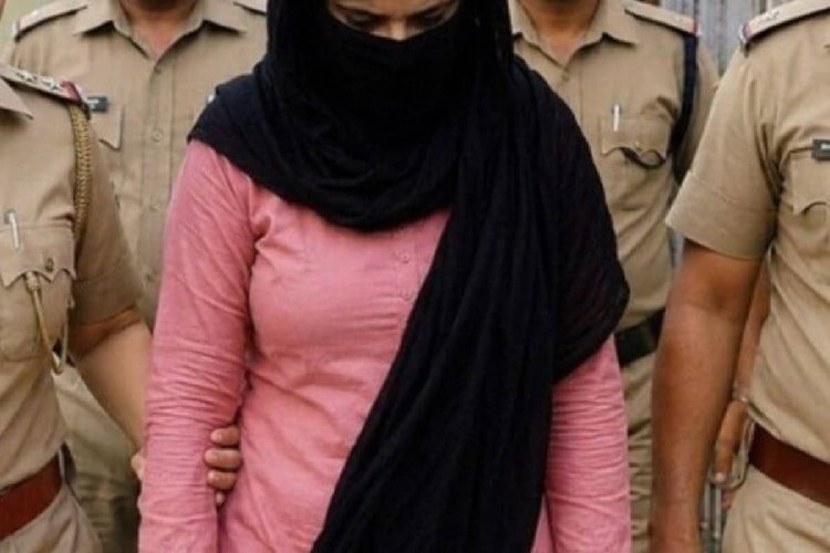 500 रुपए में पाकिस्तान को ईमान बेचने वाली सोनम और सहेली पूजा गिरफ्तार! अमीर बनने की लालच ने दोनों को ले डूबा