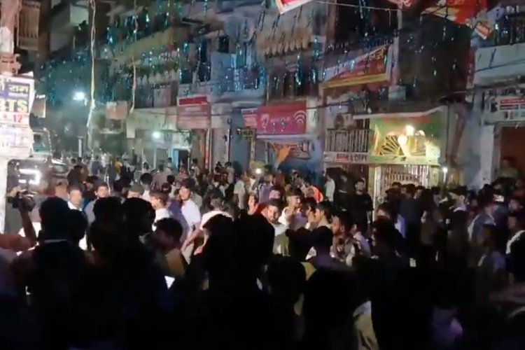 Khan Sir News : आधी रात खान सर का शक्ति प्रदर्शन, हजारों की संख्या में कोचिंग पहुंचे छात्र, पुलिस ने मारा था छापा
