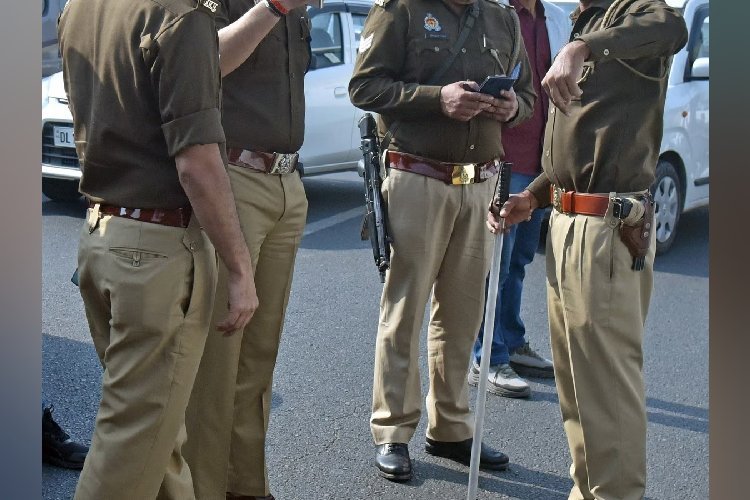 कांग्रेस नेता के इंजीनियर बेटे की होटल में संदिग्ध मौत, महिला मित्र के साथ लिया था कमरा; परिवार बोला- हत्या कर फंदे से लटकाया