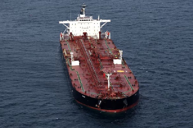 सीजफायर के बाद होर्मुज पार करने वाला पहला जहाज भारतीय! 62,000 टन LNG लेकर आ रही 'दिशा'