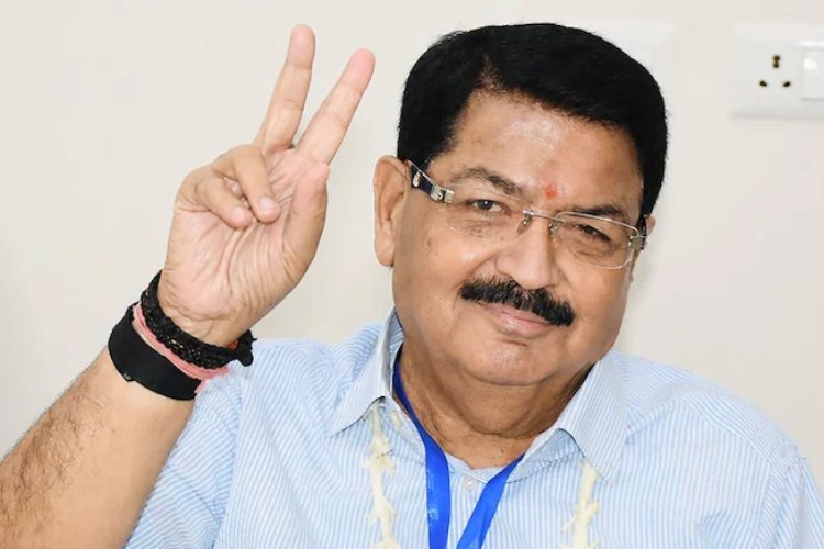 NDA समर्थित परिमल नाथवानी कौन हैं, जिन्होंने कांग्रेस को दिया तगड़ा झटका
