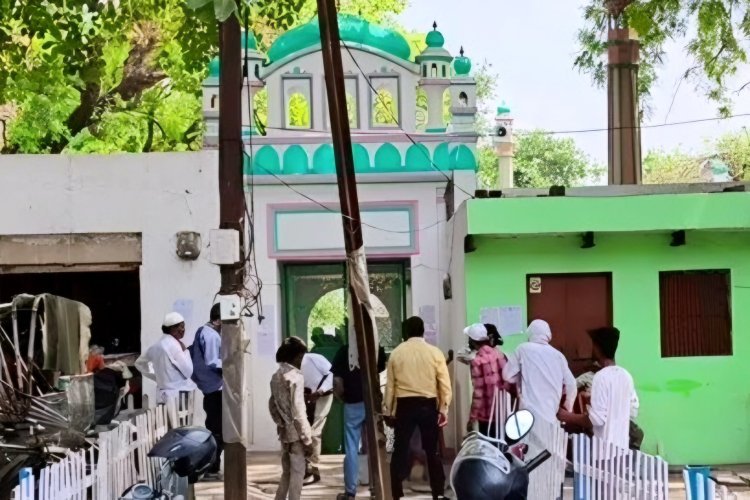 वाराणसी के गंज शहीदा मस्जिद ध्वस्तीकरण में पाकिस्तान की एंट्री, पाक राष्ट्रपति ने तोड़फोड़ रोकने की मांग