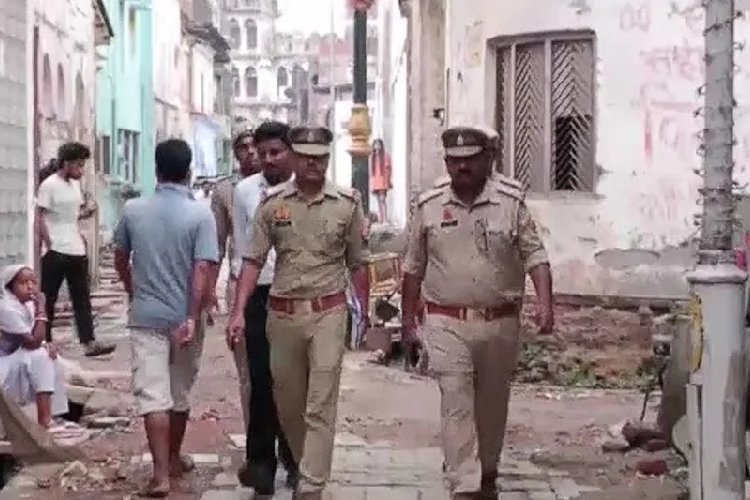 राम मंदिर चढ़ावा चोरी: ताबड़तोड़ छापेमारी जारी, गिरफ्तार 8 आरोपियों के घरों पर पुलिस की दबिश, 80 लाख पहले ही बरामद